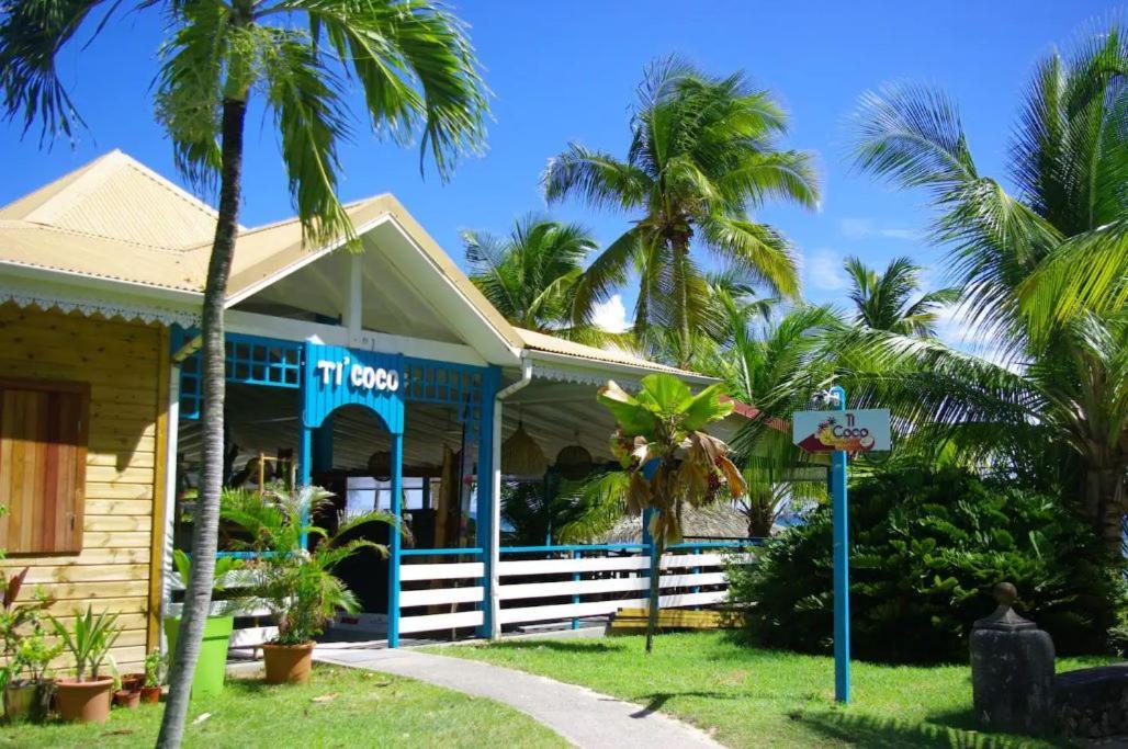 Apartment Anse Des Rochers 4 Personnes *